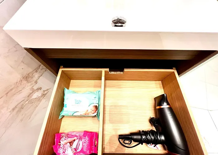 1504 Neradi Apartment *
