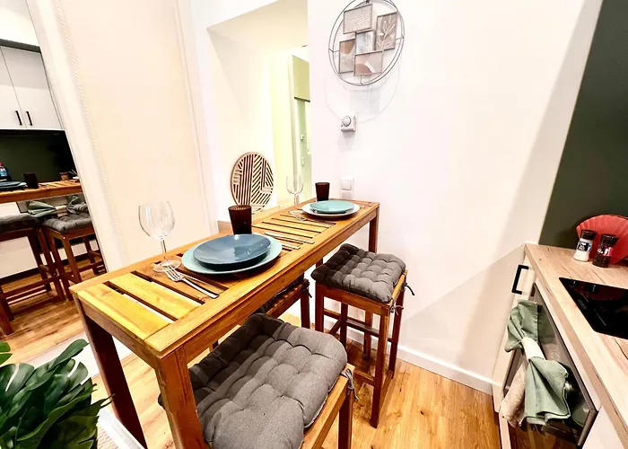 1504 Neradi Apartment