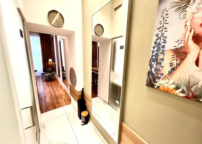 1504 Neradi Apartment