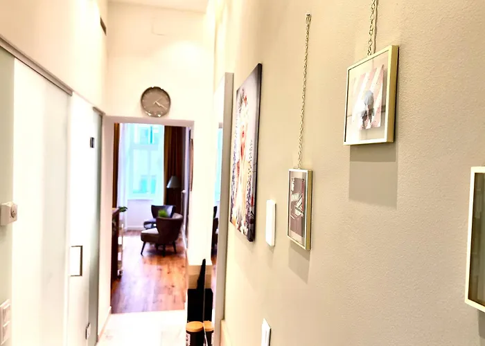 1504 Neradi Apartment